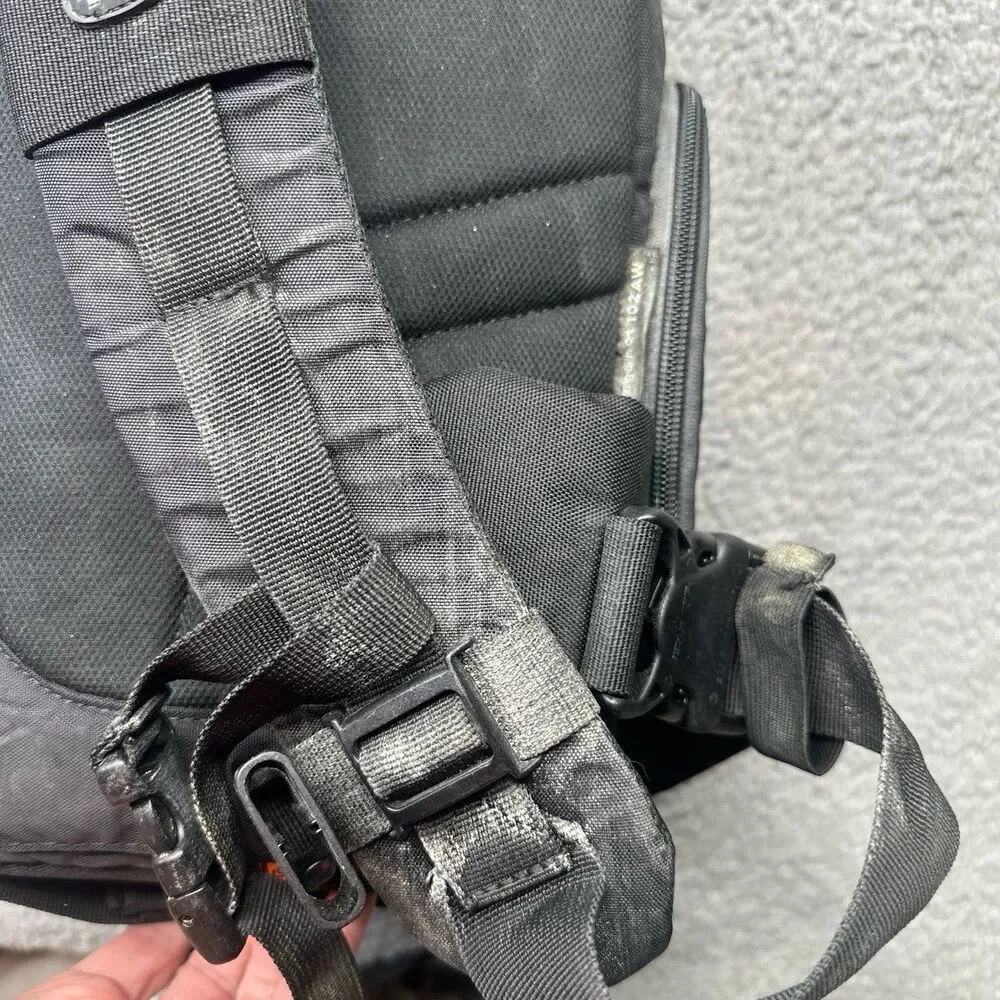 Lowepro Slingshot 102 a camera backpack